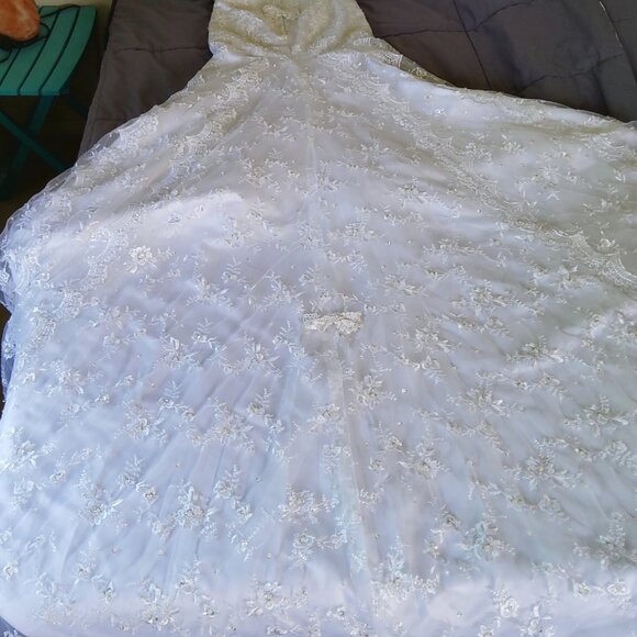 Mermaid Sweetheart Lace Wedding Dress - Picture 10 of 16